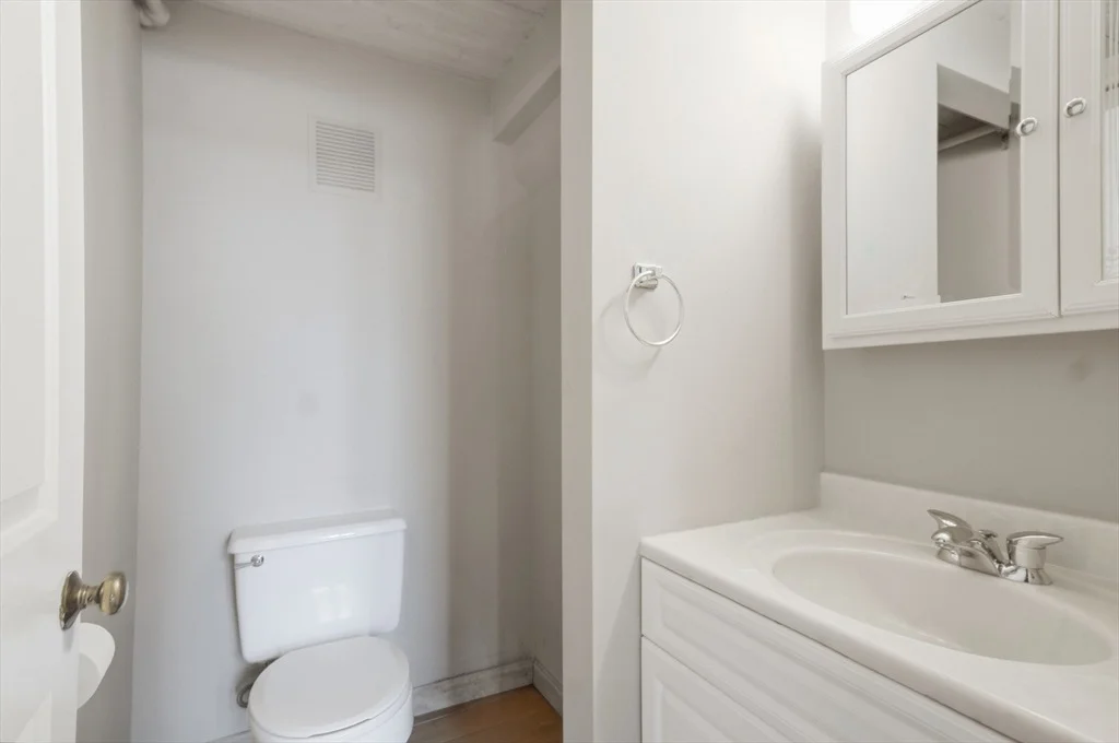 Photo of Unit 310 at 33 Maplewood Avenue