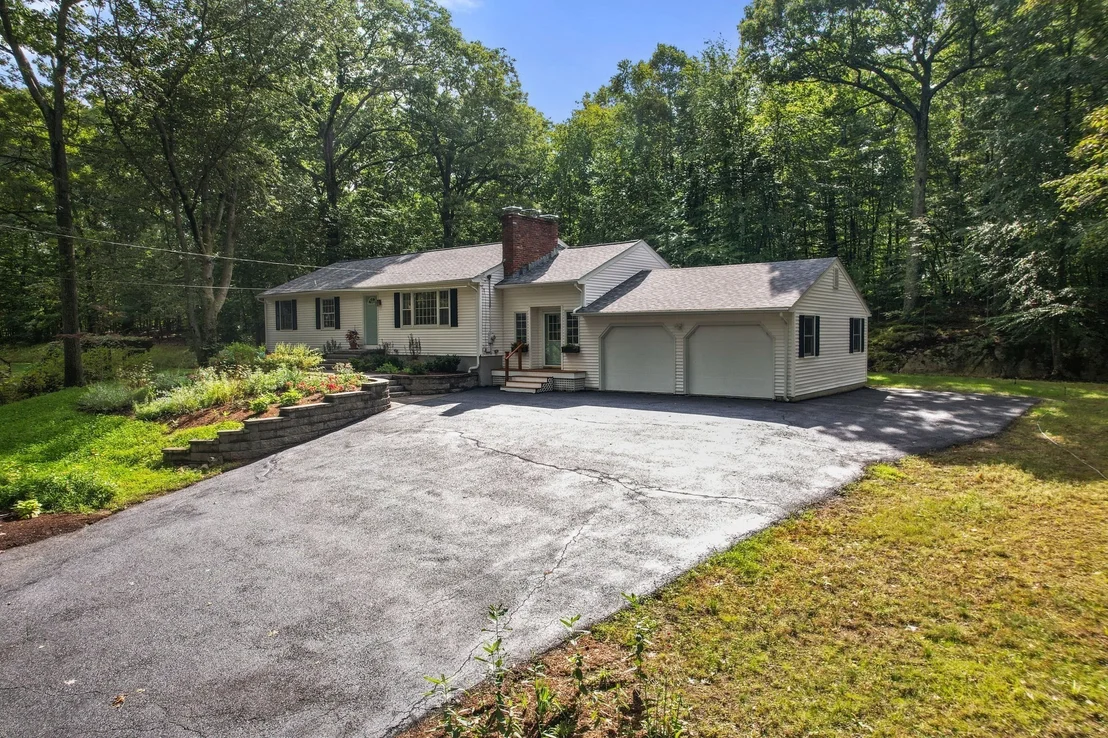 Photo of 627 Concord Road