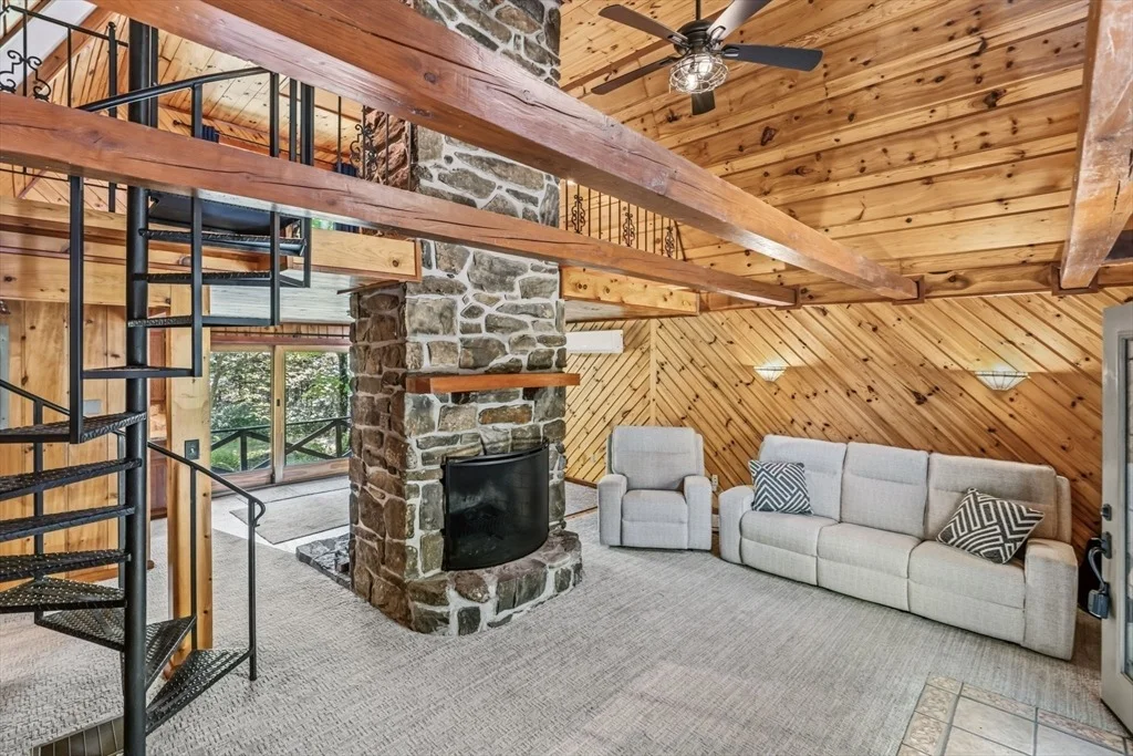 Photo of 345 Harvey Rd