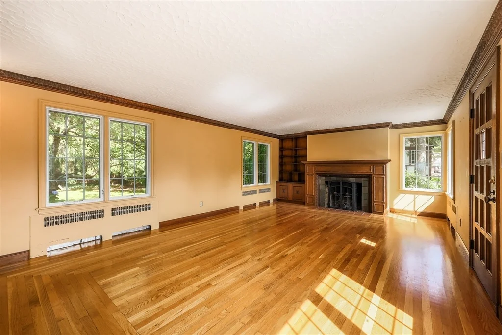 Photo of 6 Old Brook Dr
