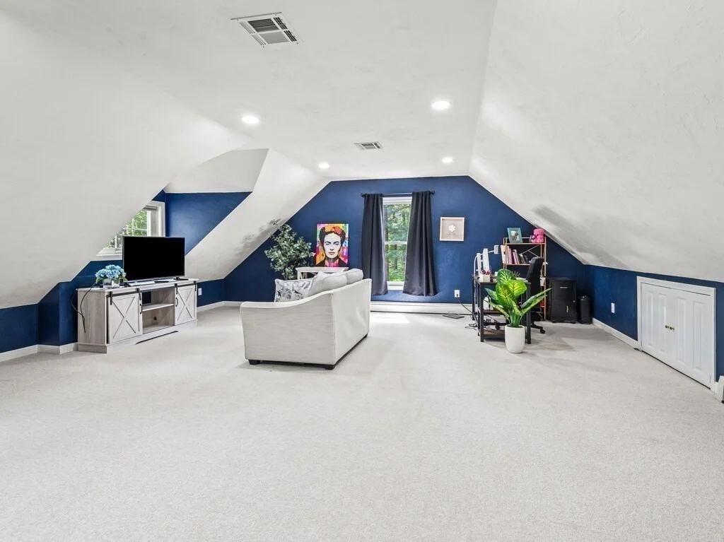 Photo of 33 Smallwood Cir