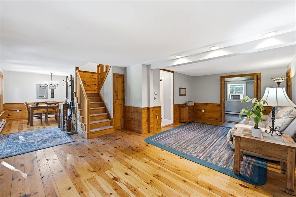 Photo of 2346 Main St