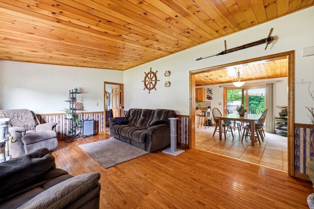 Photo of 108 Oak Knolls Circle