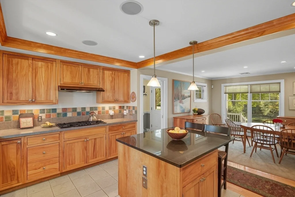 Photo of 901 Roaring Brook Road