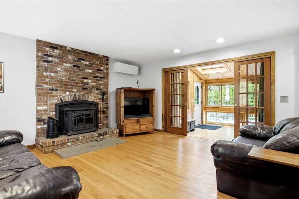 Photo of 591 Kennedy Road