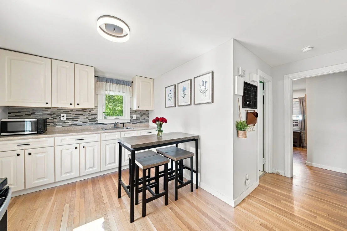 Photo of 46 Lupine Rd