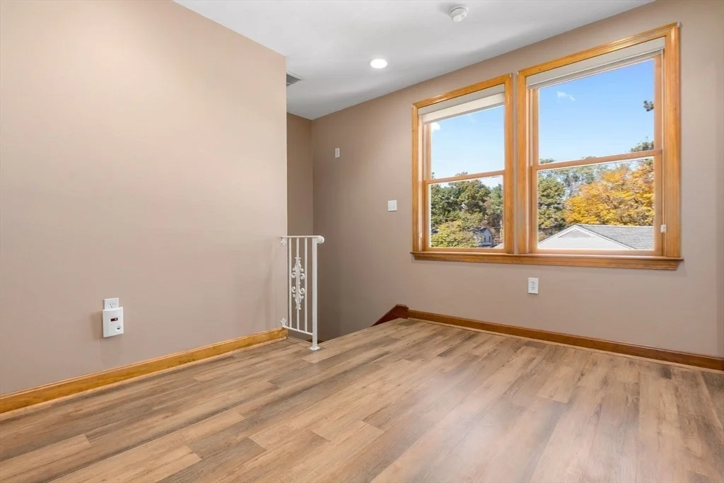 Photo of 97 Oak St