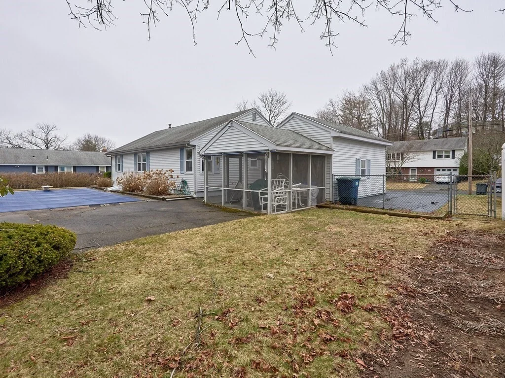 Photo of 12 Chartier Ln