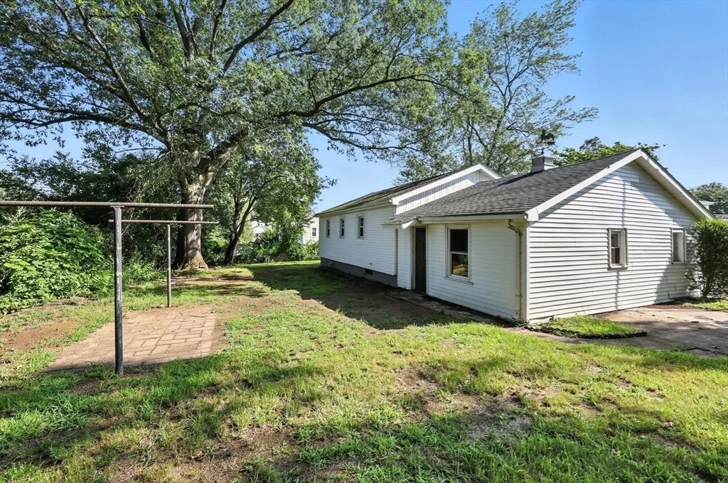 Photo of 69 Willard Ave