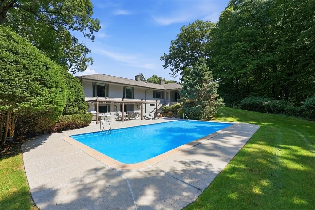 Photo of 200 Crestview Circle