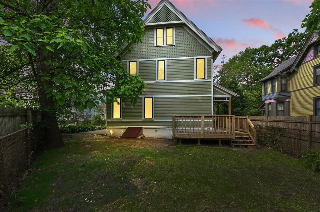 Photo of 163 Thompson St