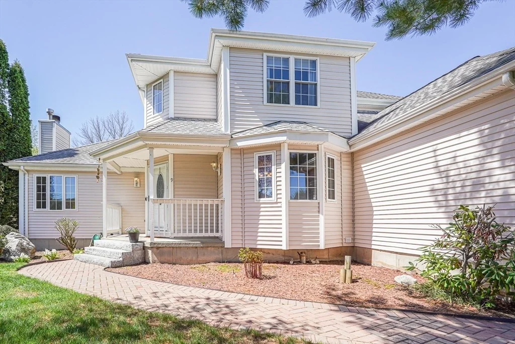 Photo of 9 Cardinal Cir