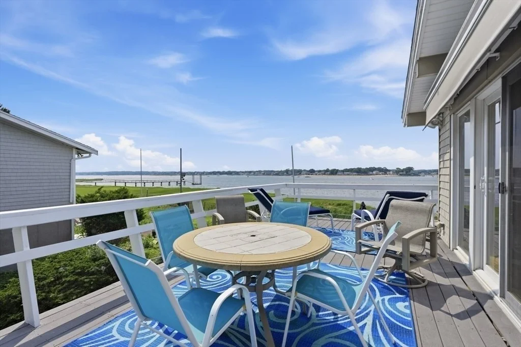 Photo of 79 Edgewater Dr