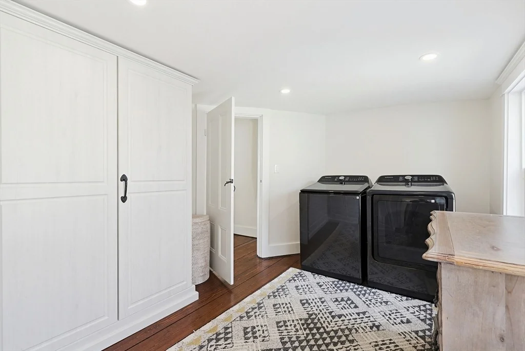 Photo of 122 Great Plain Ave