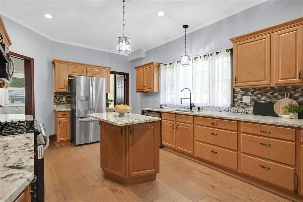 Photo of 288 Saint James Ave