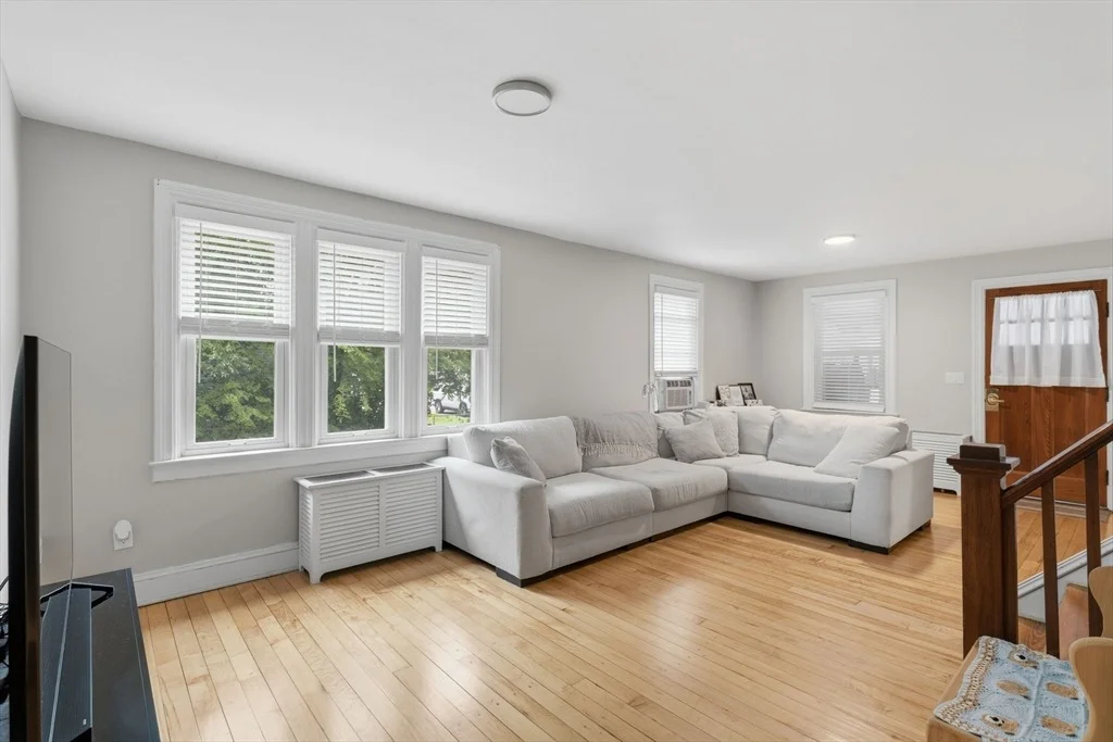 Photo of 16 Beechcrest St