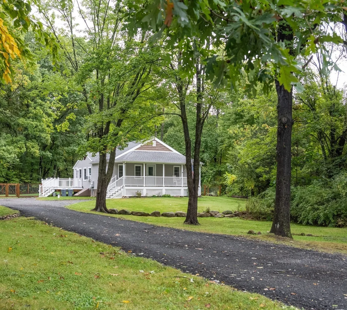 Photo of 192 Vining Hill Rd