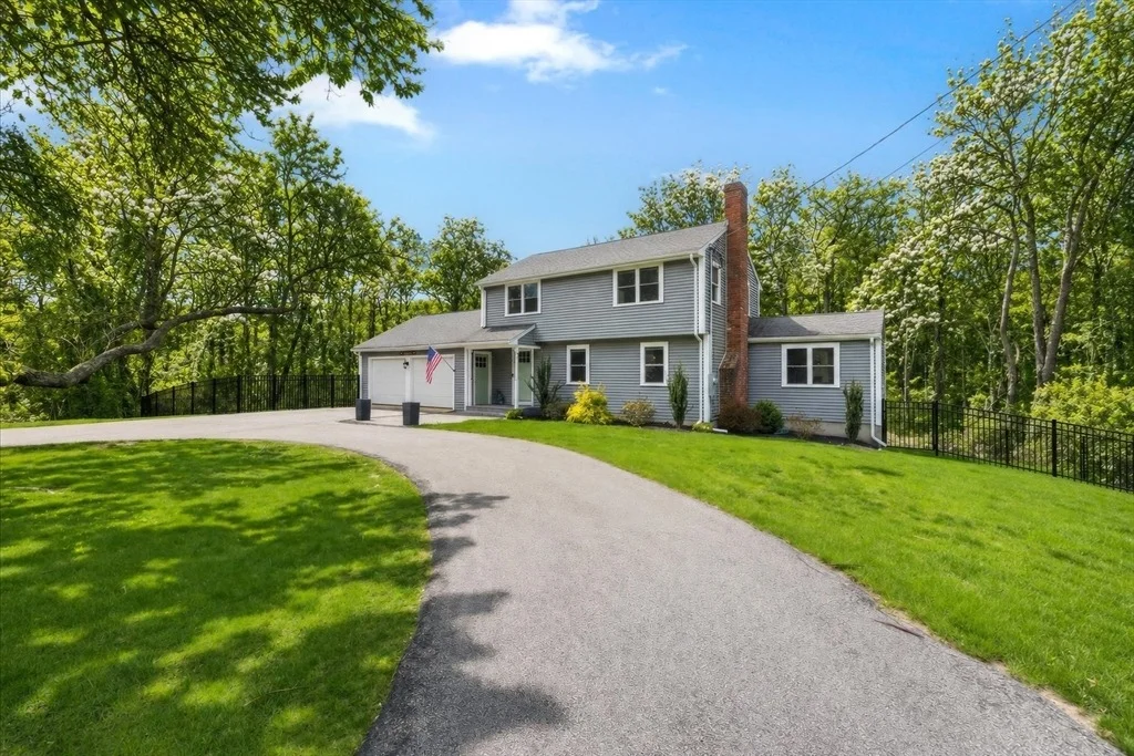 Photo of 184 Booth Hill Rd