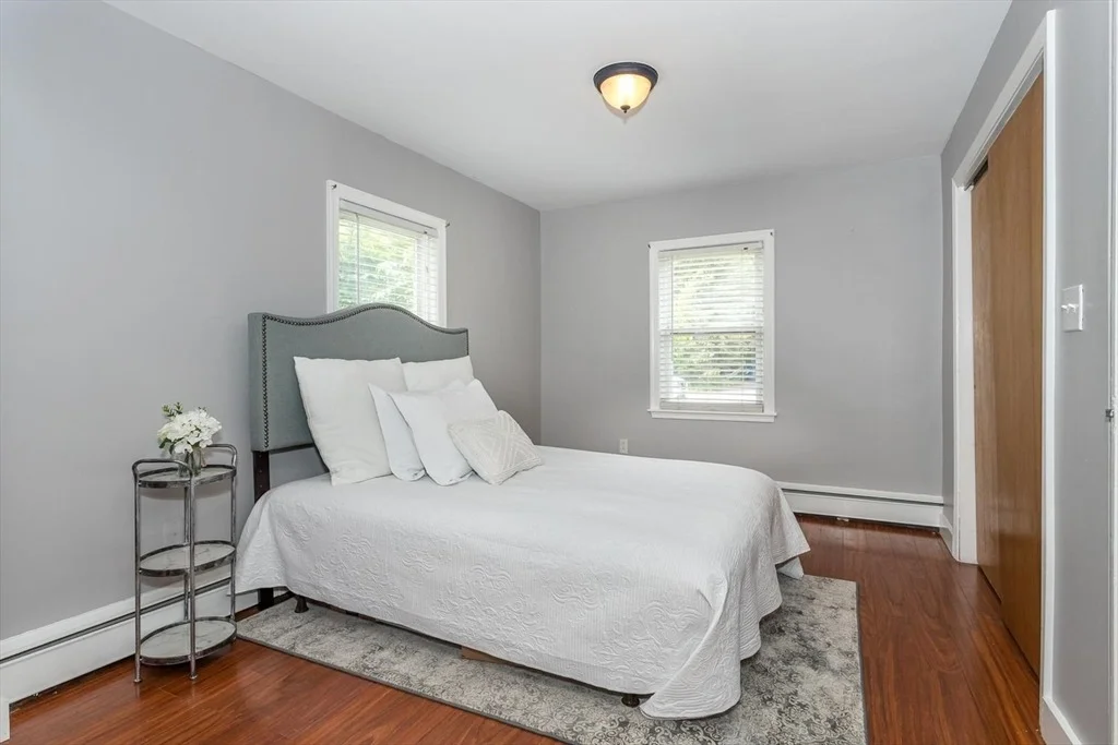 Photo of 10 Cedarcrest