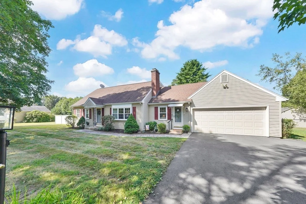 Photo of 9 Longview Dr