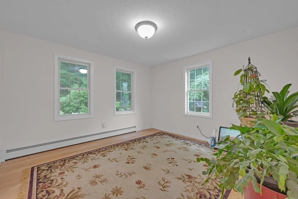 Photo of 271 Mashapaug Rd
