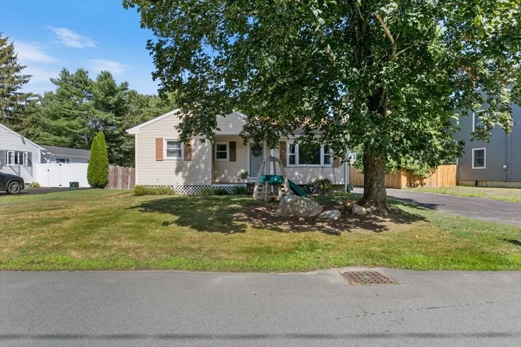 Photo of 3 Cedarwood Ln