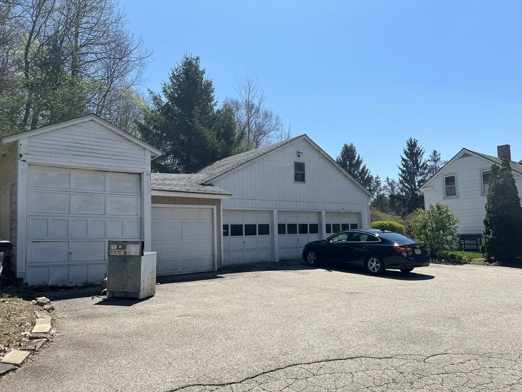 Photo of 69 Ross Ave