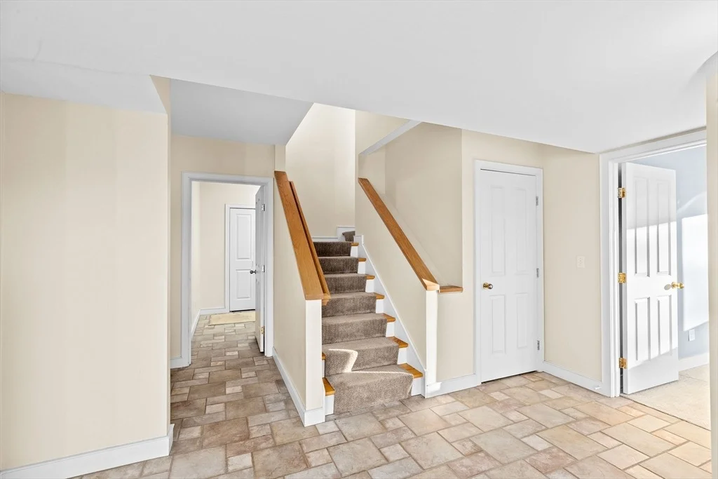 Photo of 56 River Rd