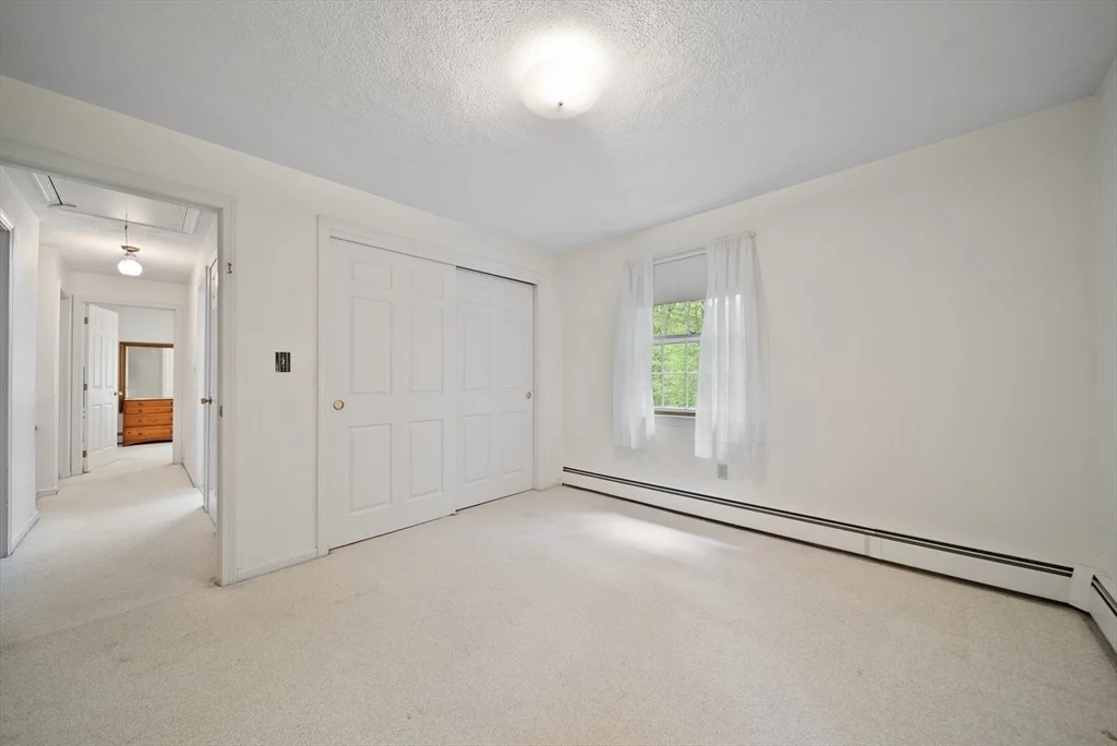 Photo of 8 Lillian Dr