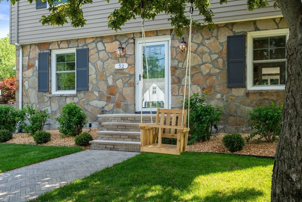 Photo of 52 Beaufort Ave