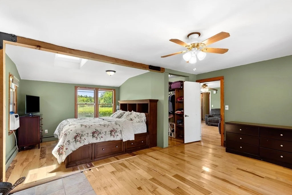 Photo of 189 Blackmore Pond Rd