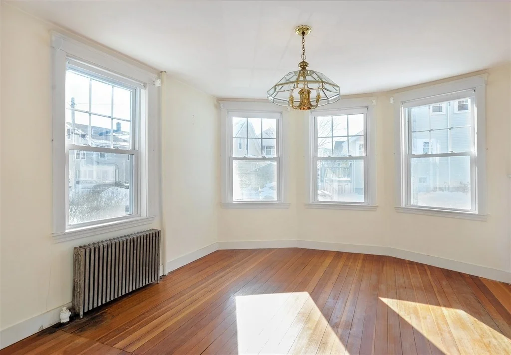 Photo of 18 Valley Beach Ave