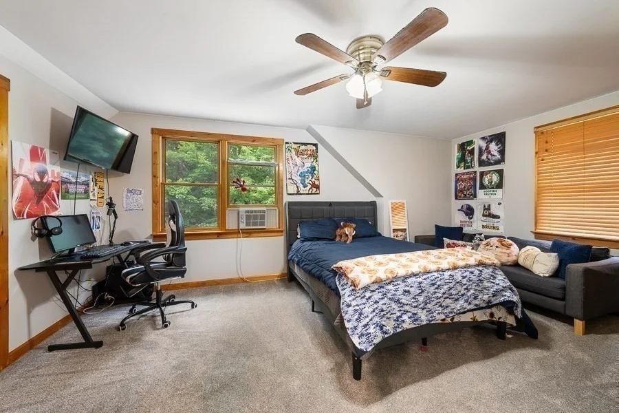 Photo of 115 River Rd