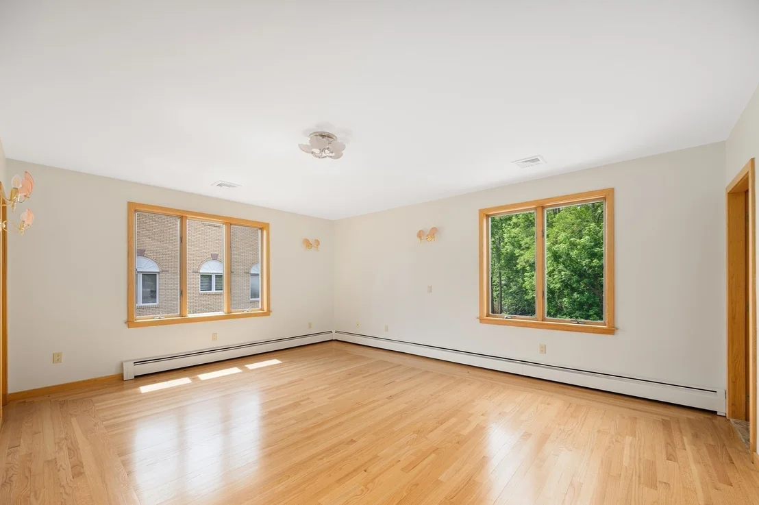 Photo of 14 Maxcy Dr