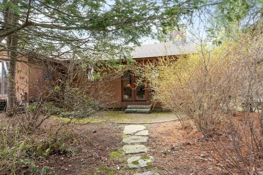 Photo of 243 Concord Road