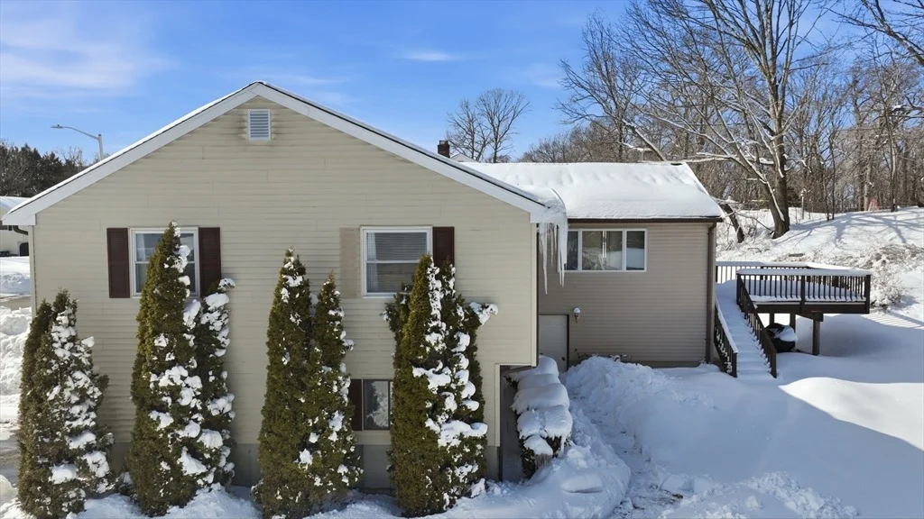 Photo of 69 Johansen Dr