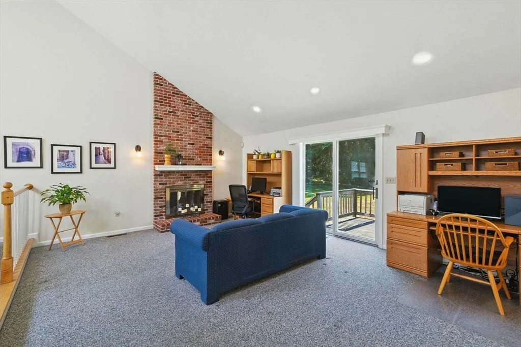 Photo of 8 Eisenhaure Lane