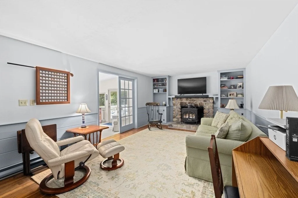 Photo of 28 Riverside Drive