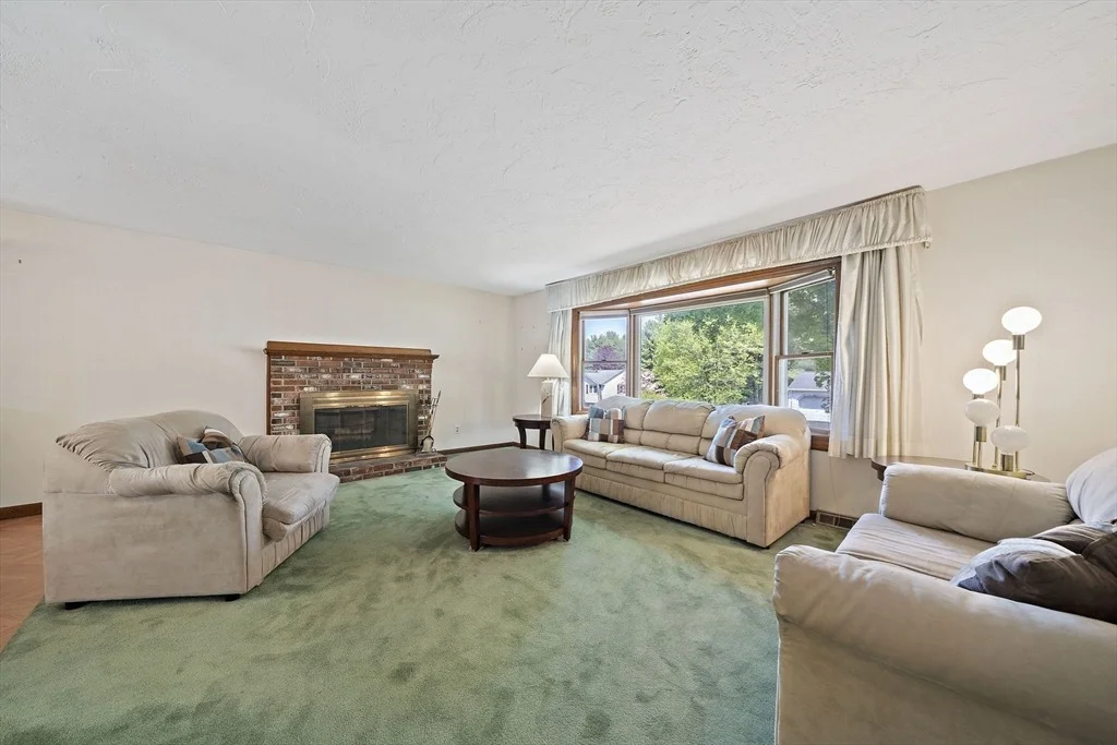 Photo of 6 Sandy Ridge Cir