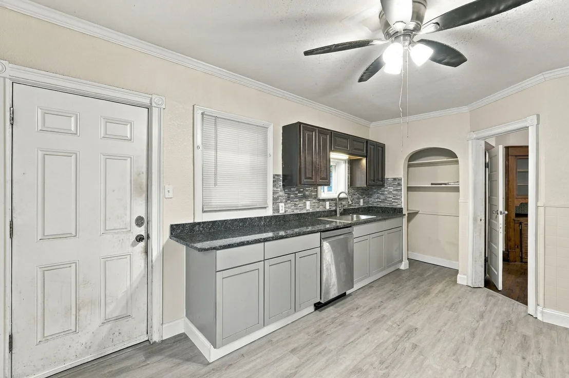 Photo of 132 Gilbert Ave