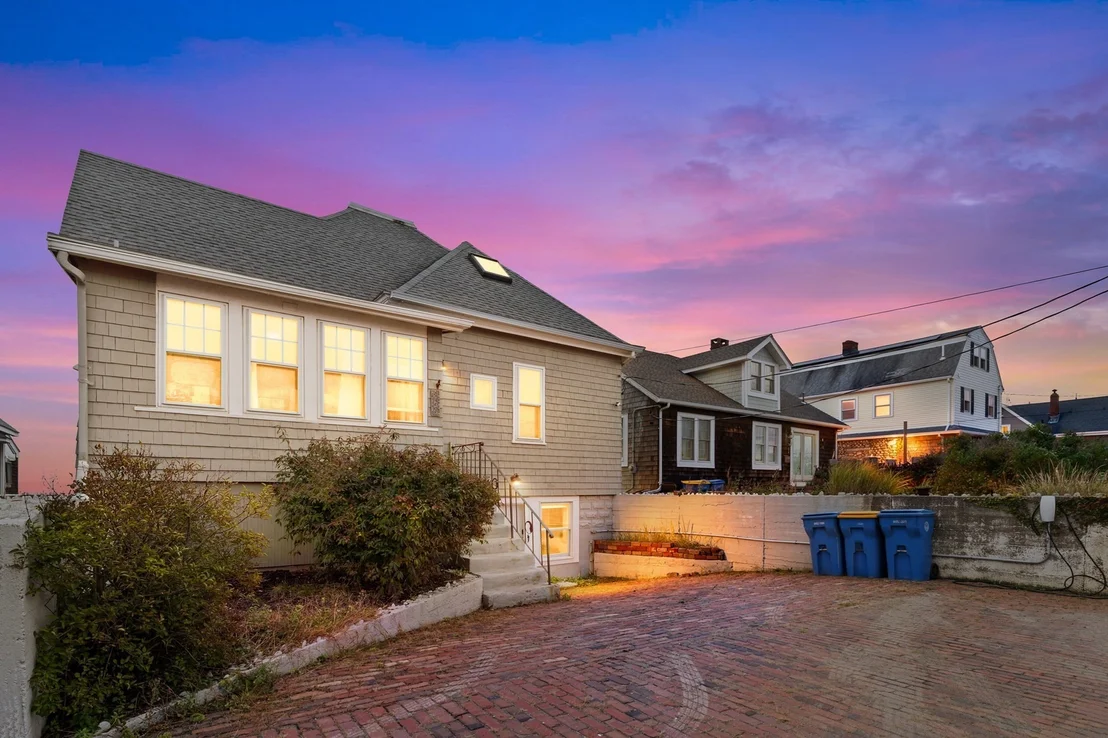 Photo of 129 Strandway