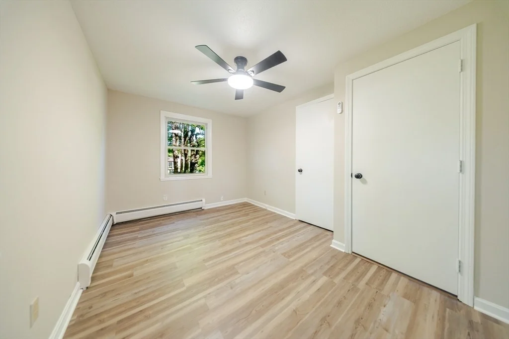 Photo of 20 Meadowbrook Dr