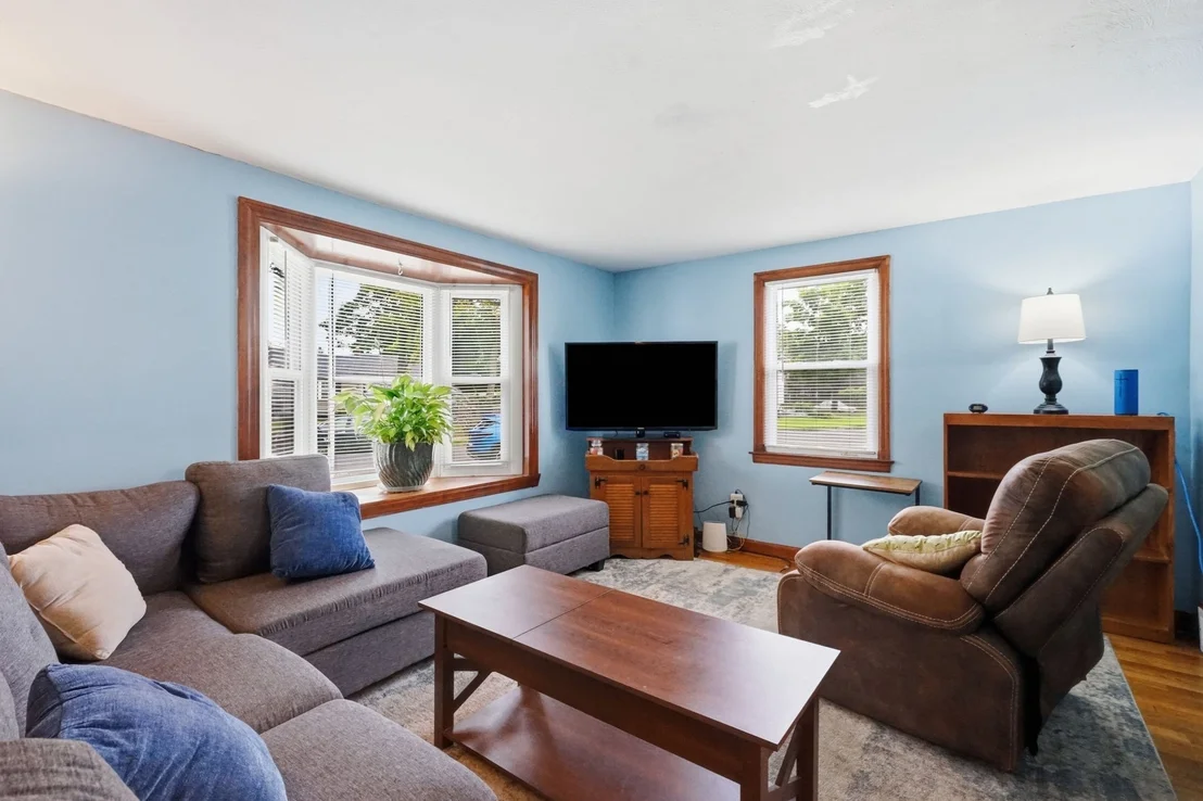 Photo of 100 Lang St