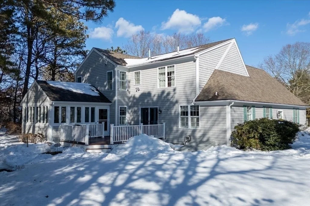 Photo of 12 Quashnet Woods Dr