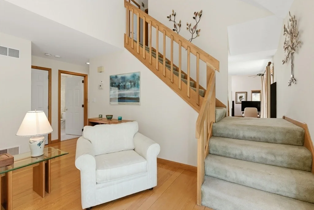 Photo of 641 Salem End Road