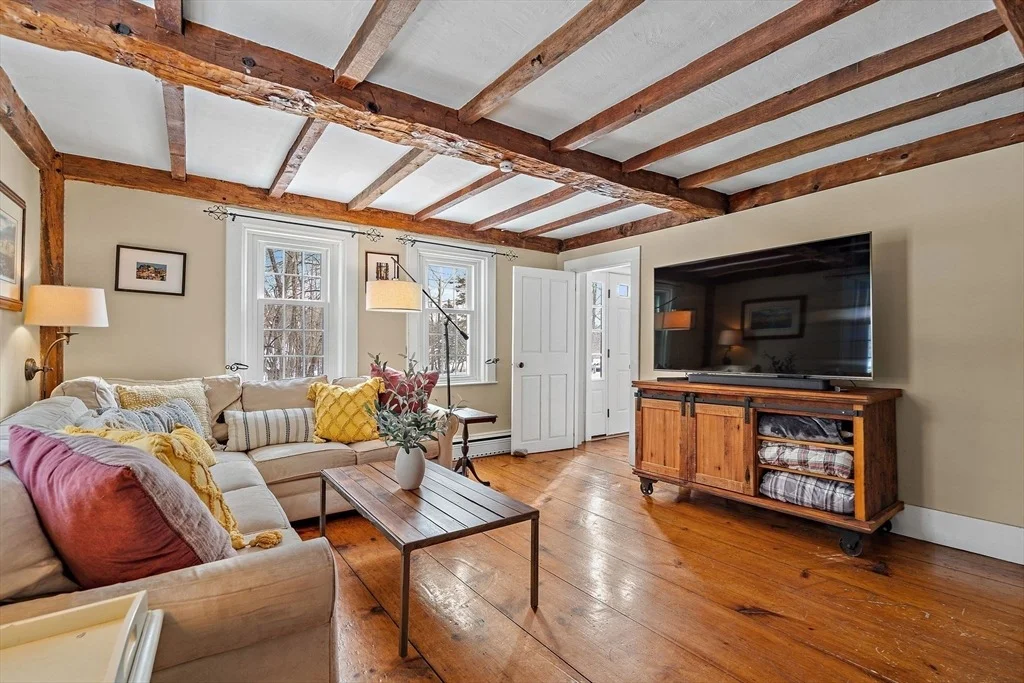 Photo of 280 W Acton Road
