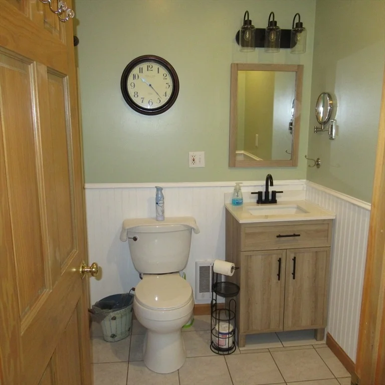 Photo of 82 Fox Ave