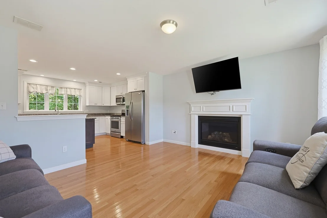 Photo of 15 Willow Brook Lane