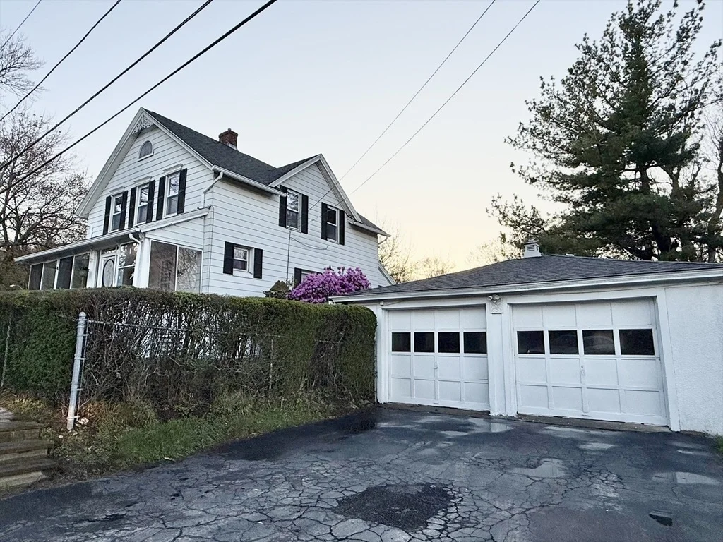Photo of 1 Laselle Ave.