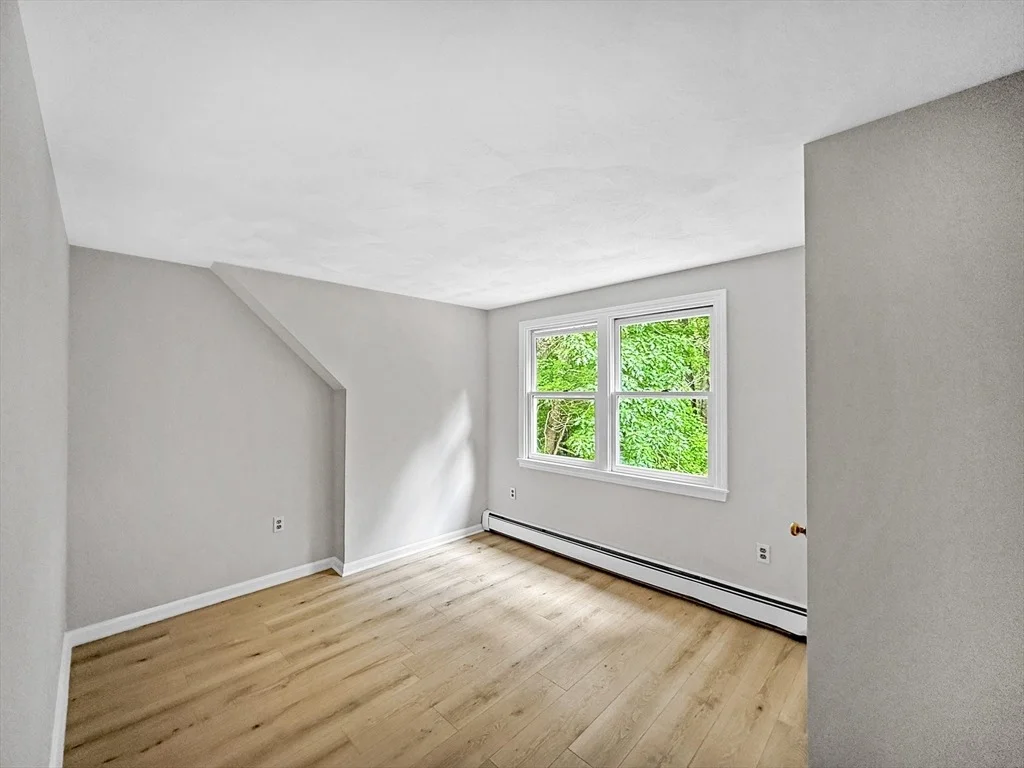 Photo of 21 Burnside Ln
